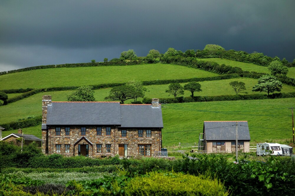Ferryside Farm — 4-Star Luxury Hotel in Kidwelly, United Kingdom