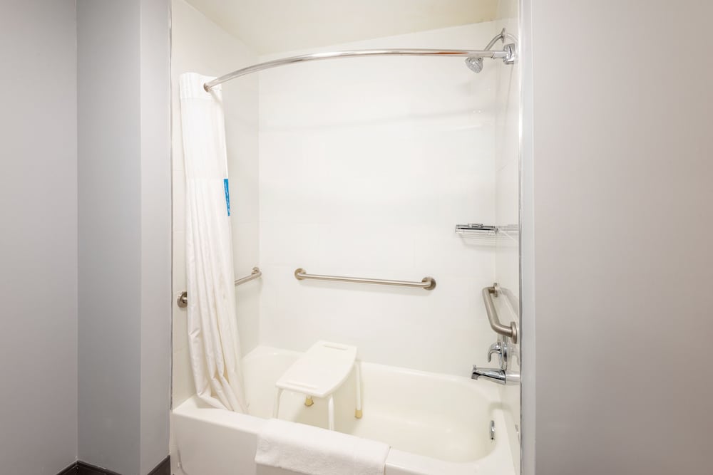 Hampton Inn Belle Vernon - photo 18