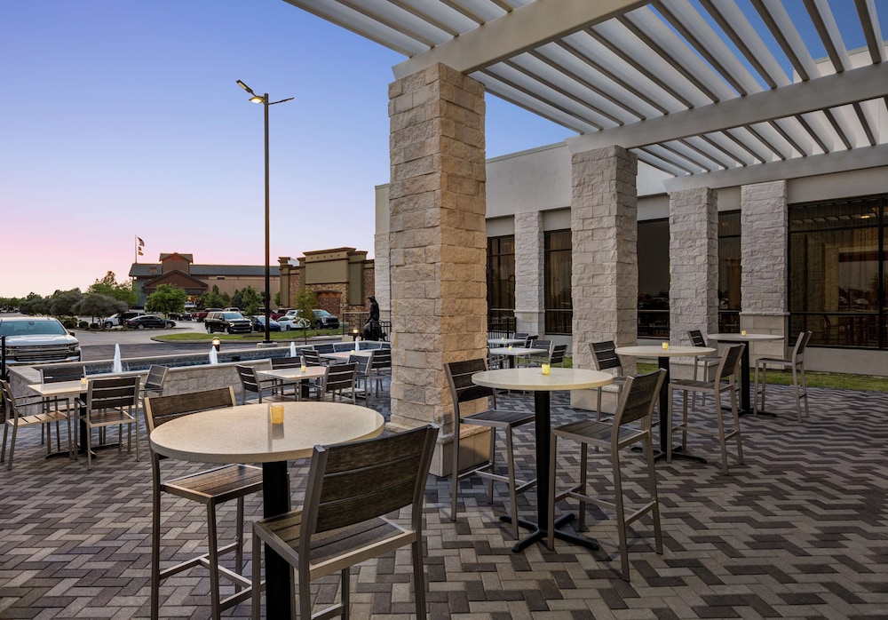 Embassy Suites by Hilton Round Rock - photo 54