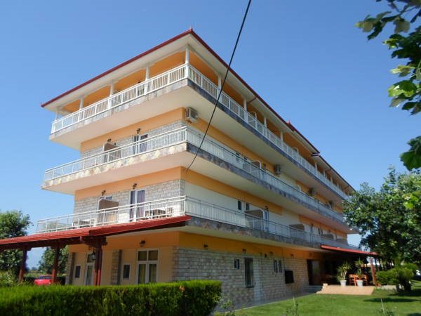 Denis Hotel and Bungalows in Korinos, Greece