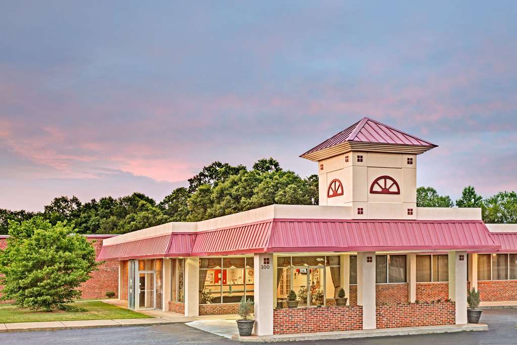 Super 8 by Wyndham Gaffney - featured photo