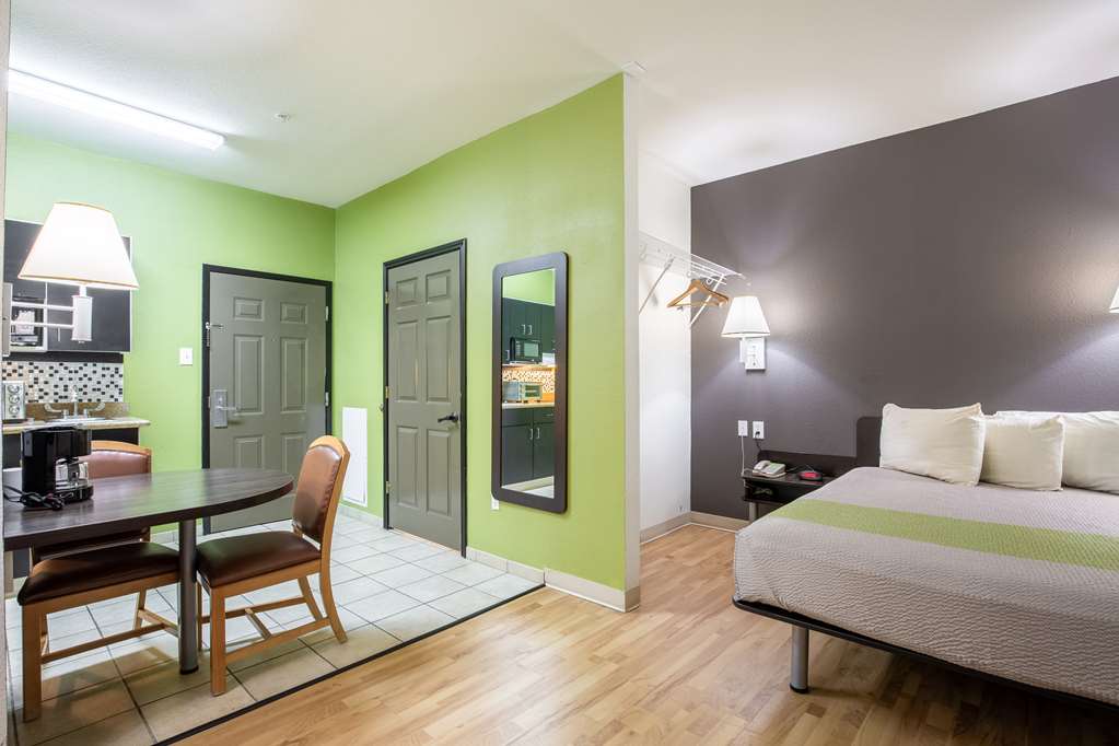 Studio 6 Bay City TX - photo 10