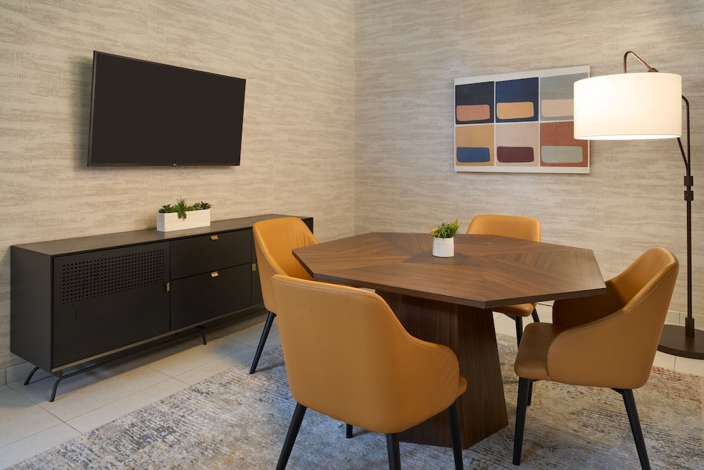 Sheraton Pittsburgh Hotel at Station Square - photo 3