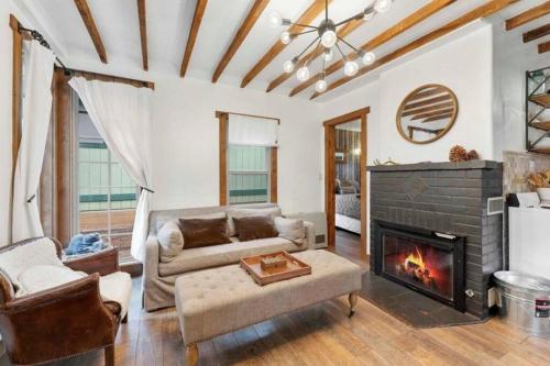 Twin Pines Hideaway BBQ Fire pit Location — Big Bear Lake — photo 4