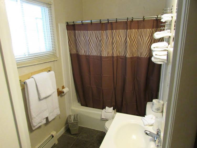 The Lake George Inn - photo 20