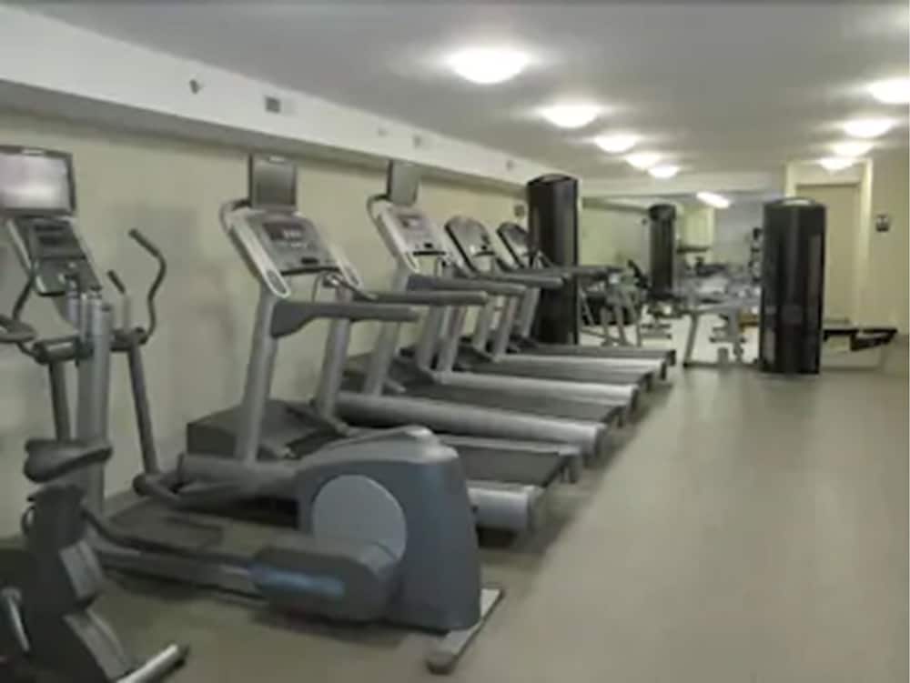 Clayton Plaza Hotel & Extended Stay - photo 22