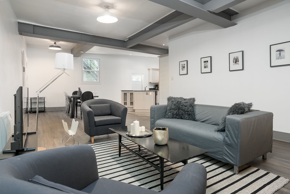 Sonder Saint Laurent — 4-Star Luxury Hotel in Montreal, Canada