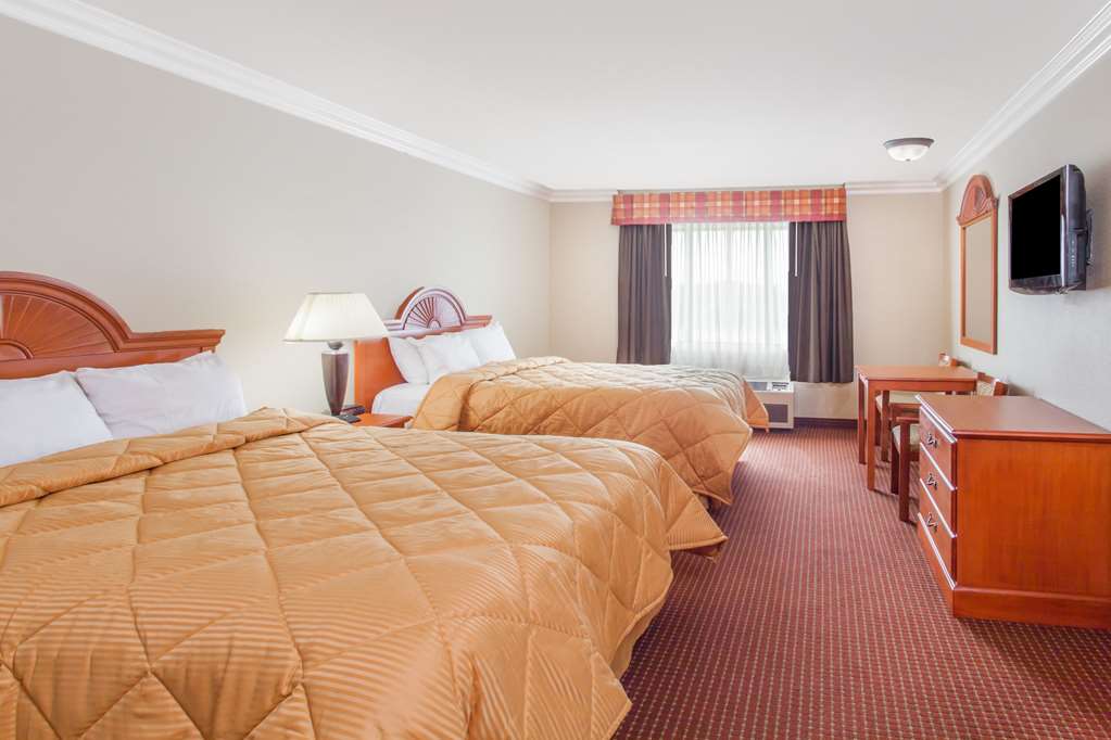 Days Inn by Wyndham Carlsbad - photo 13