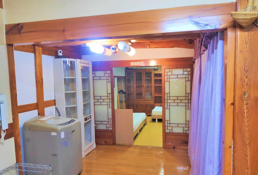 Emile - carbon neutral hotel in Seoul