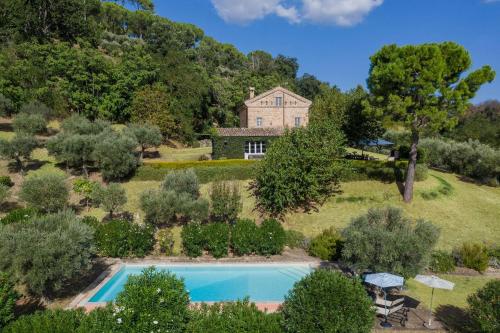 Casa Antonio — 4-Star Luxury Hotel in Mogliano, Italy