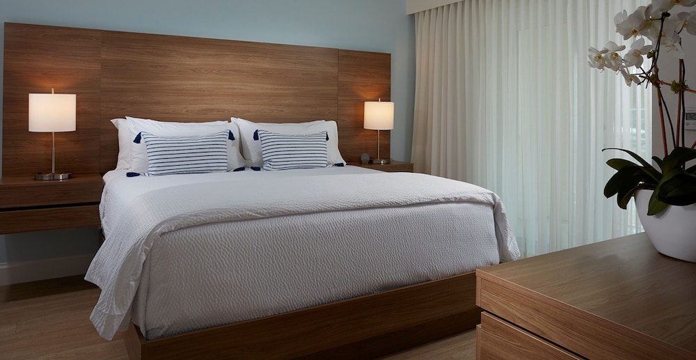 The Pointe Hotel - photo 5