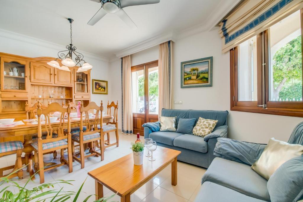 Ideal Property Mallorca Villa Celia — 4-Star Luxury Hotel in Port D'alcudia, Spain