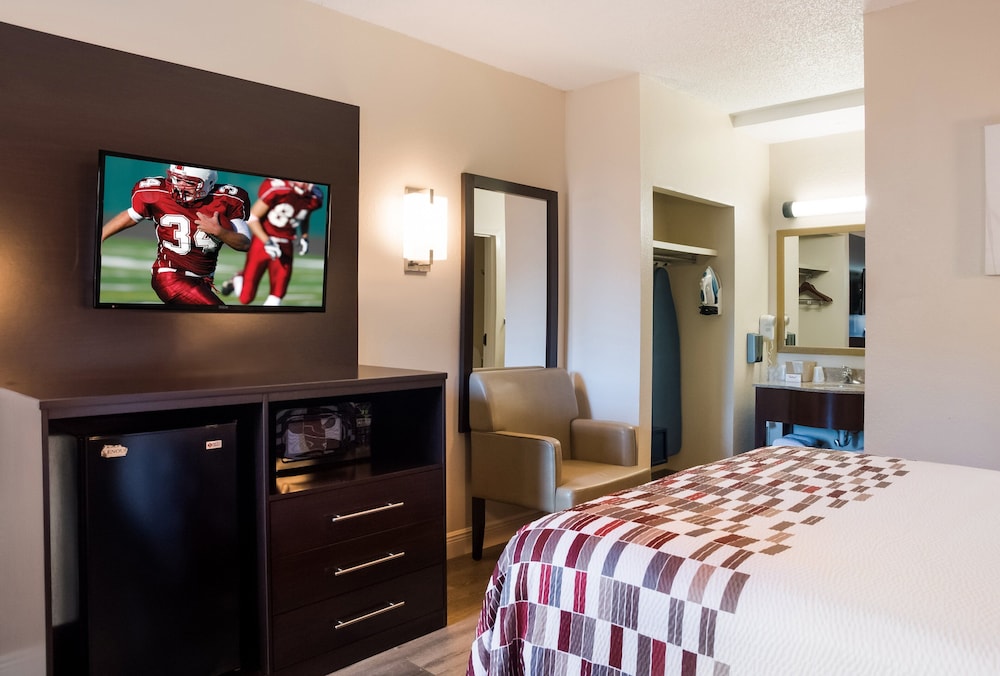 Red Roof Inn Tupelo - photo 32