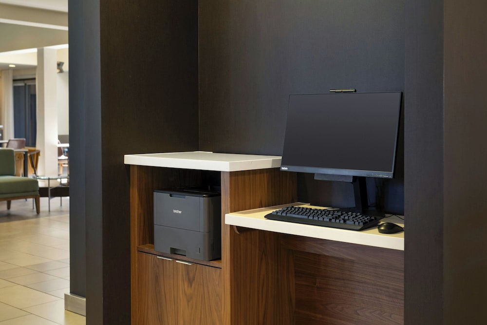Courtyard by Marriott Fresno - photo 20