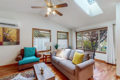 The Sand Dollar House — 4-Star Luxury Hotel in Waldport, United States