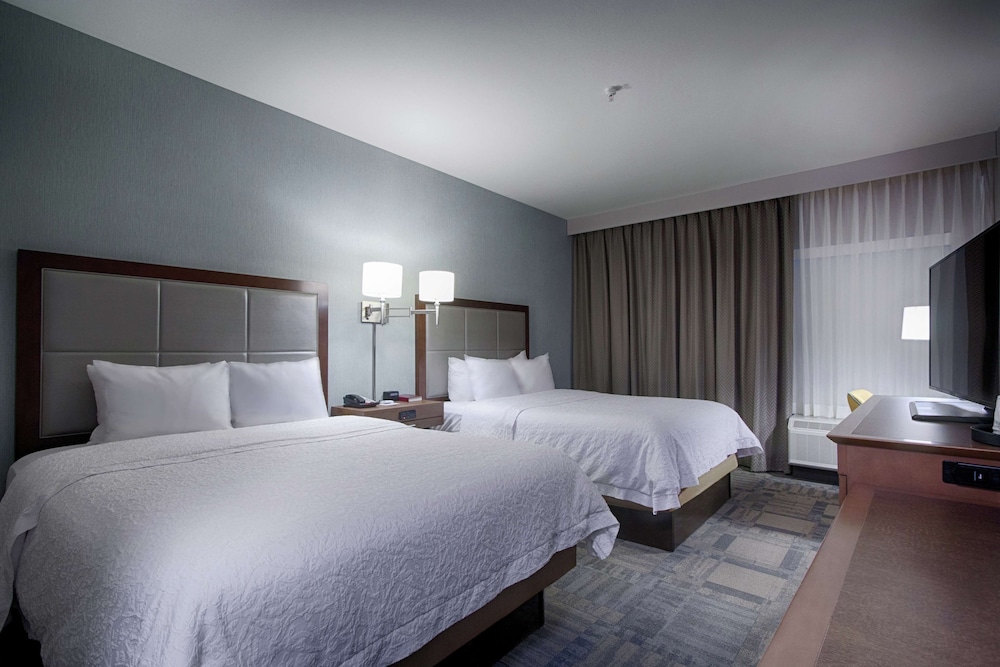 Hampton Inn Salina - photo 13