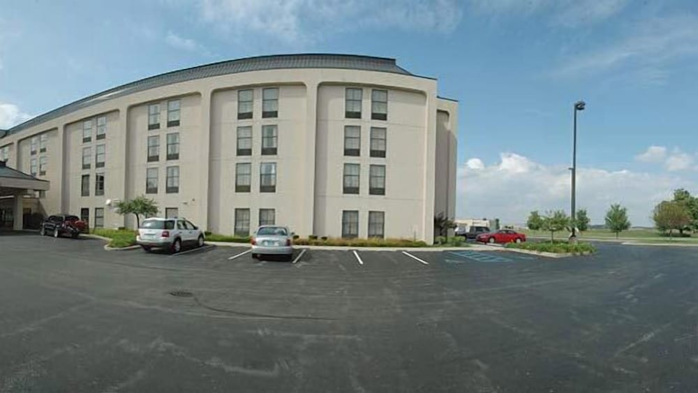 Hampton Inn Columbus Taylorsville Edinburgh - photo 38