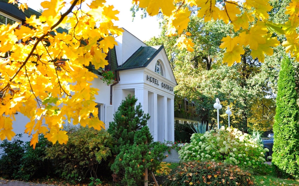 Hotel Ostrov — hotel in Nymburk