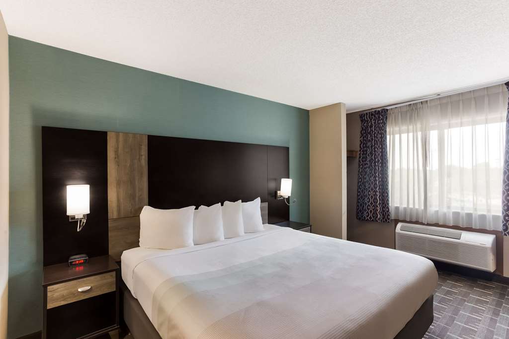 Quality Inn Galesburg near US Highway 34 and I 74 - photo 12
