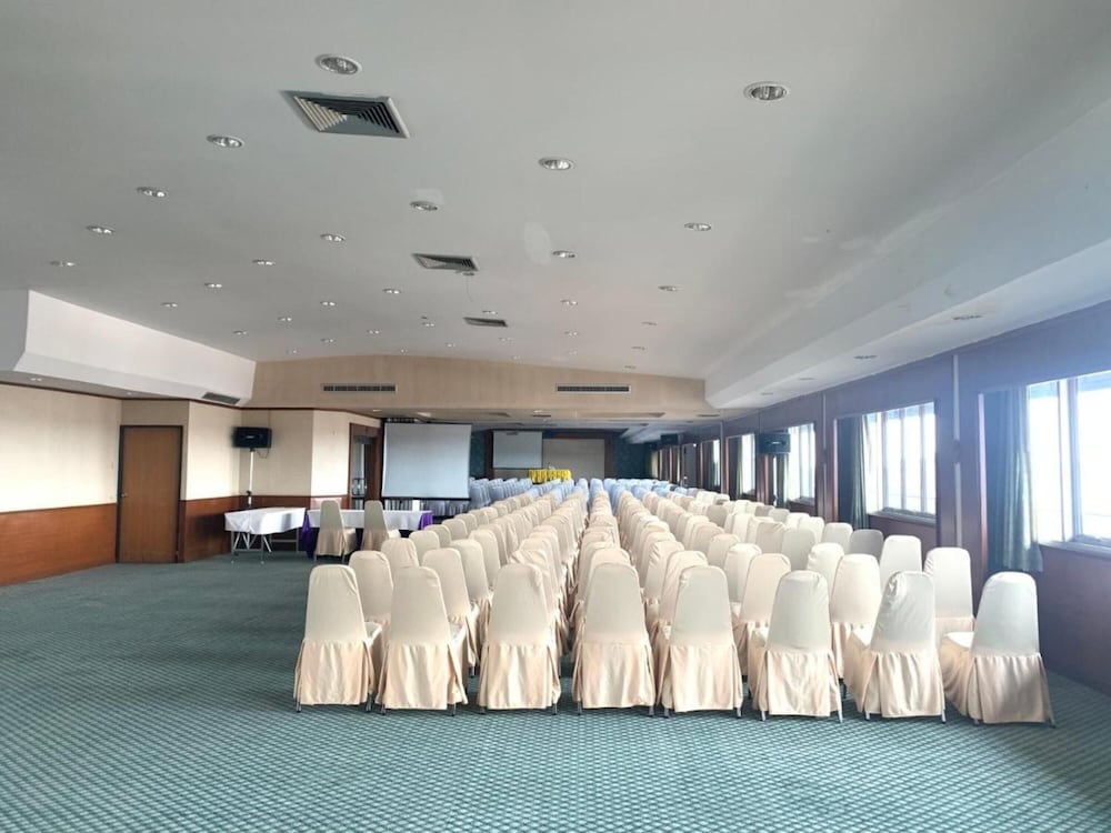 Golden Grand Hotel in Phitsanulok, Thailand