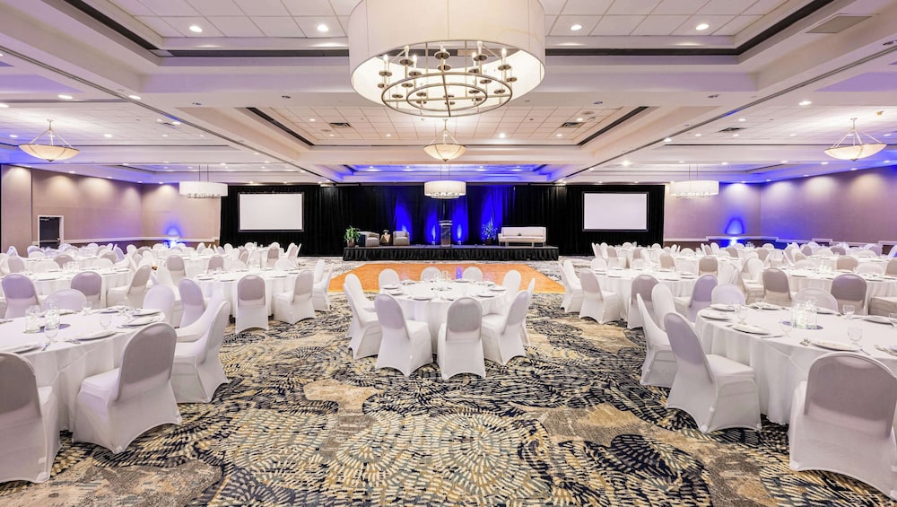 DoubleTree by Hilton Hotel Newark Airport - photo 76
