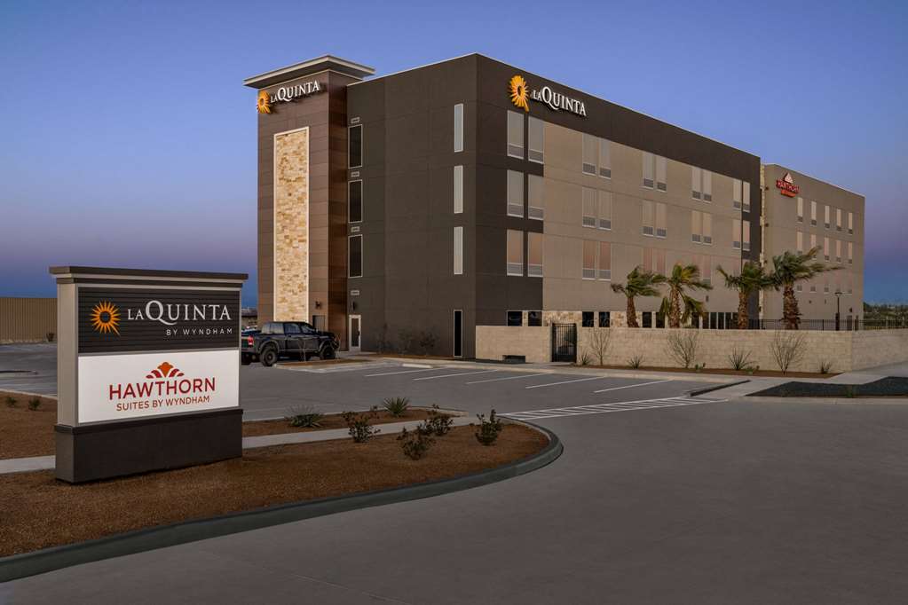 La Quinta Inn & Suites by Wyndham Del Rio - photo 7