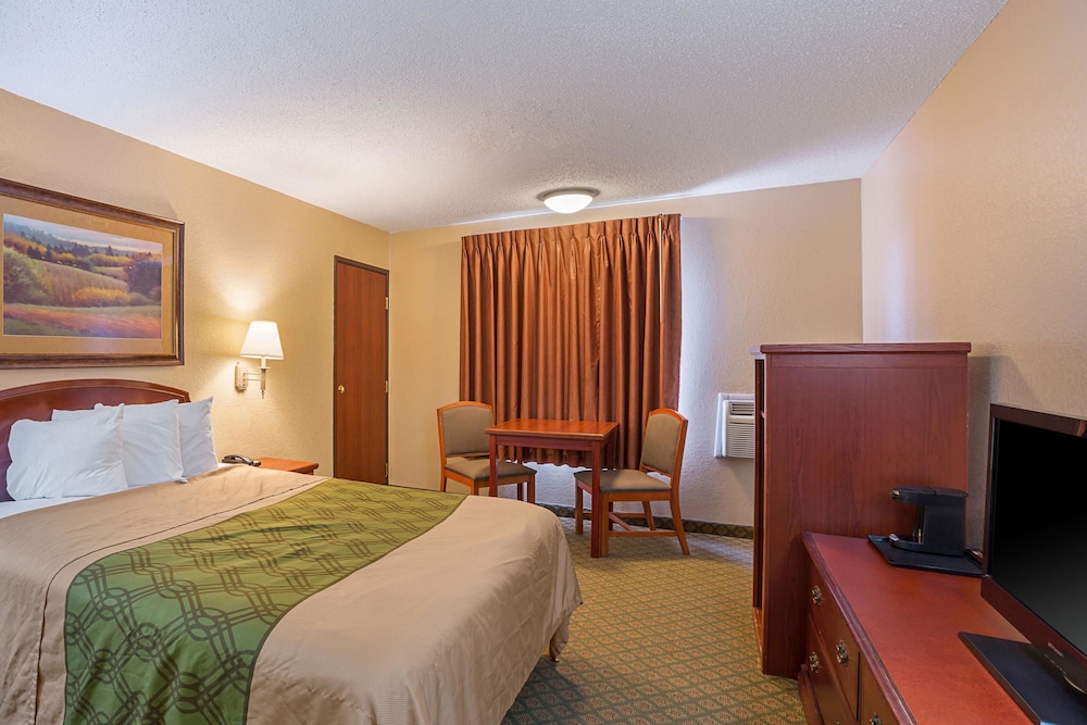 Rodeway Inn and Suites Kearney - photo 4