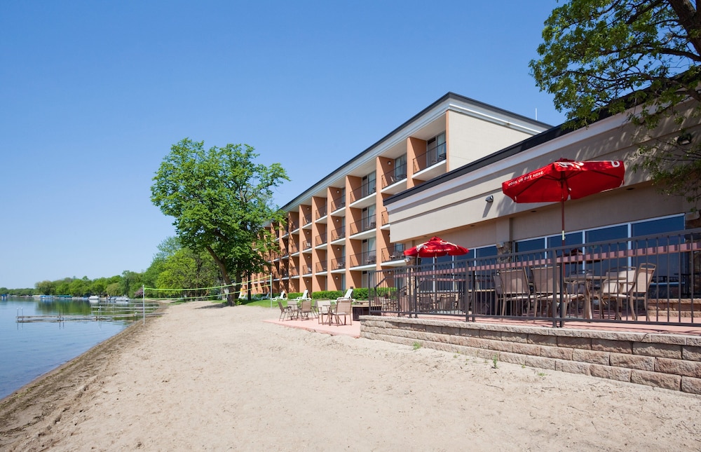 Holiday Inn Detroit Lakes by IHG - photo 22