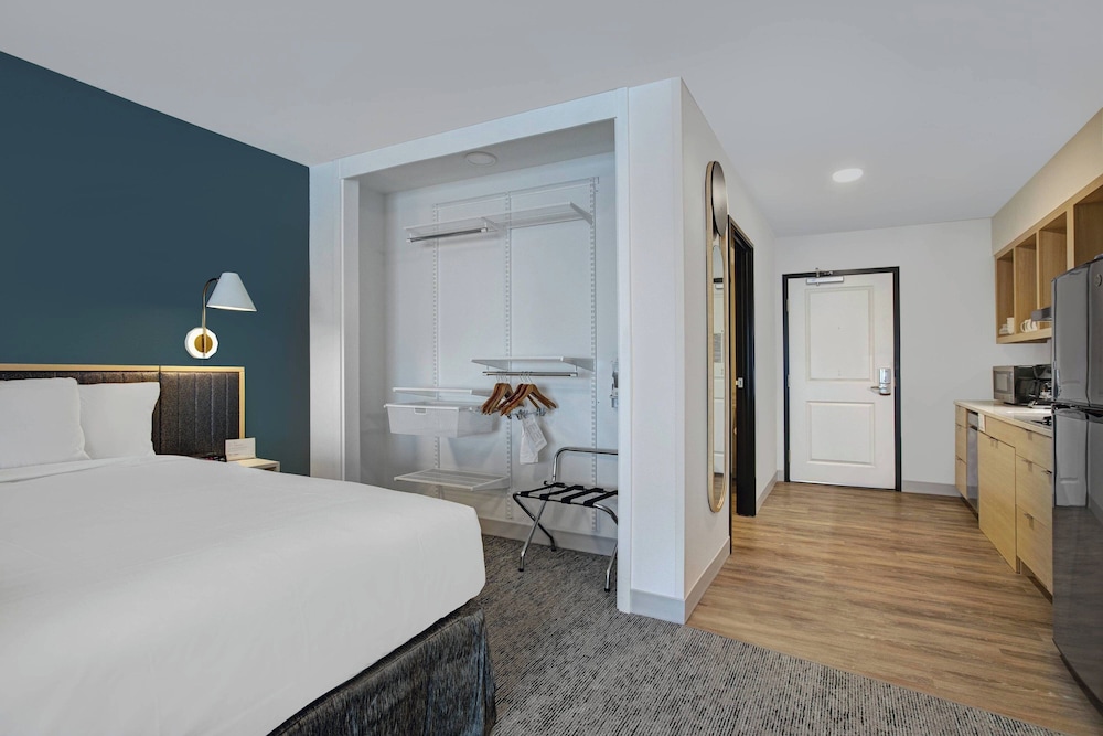TownePlace Suites by Marriott Phoenix Glendale Sports & Entertainment District - photo 11