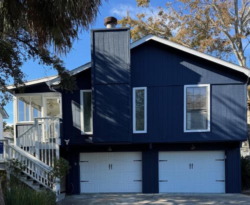 Salty Beaches Close to Beach & Free Amenities in Tybee Island, United States