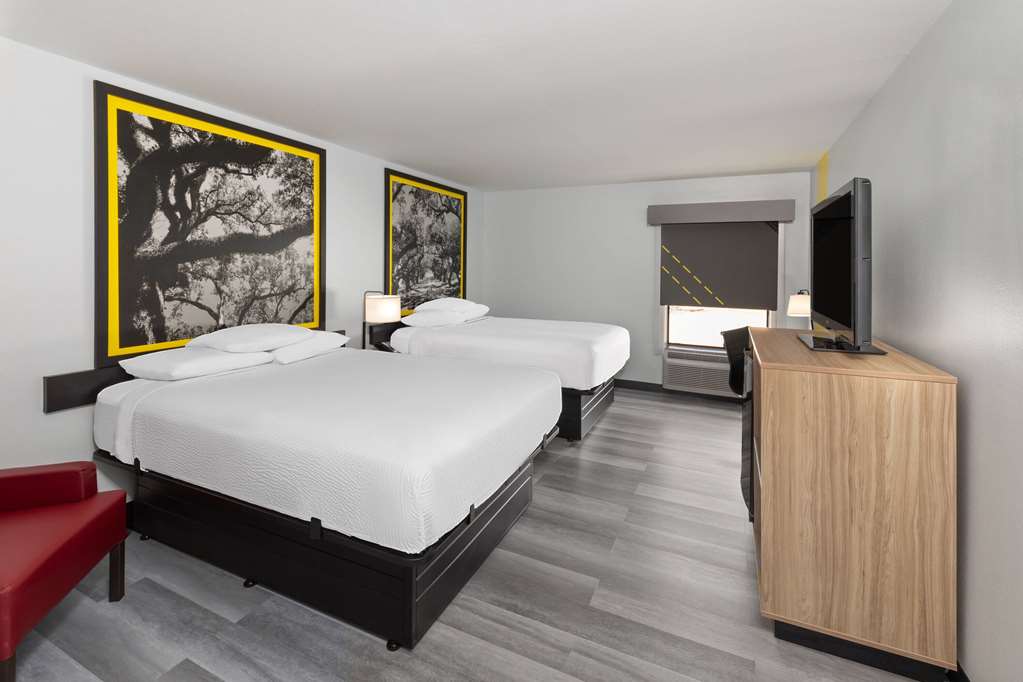 Super 8 by Wyndham Alexandria LA - photo 17