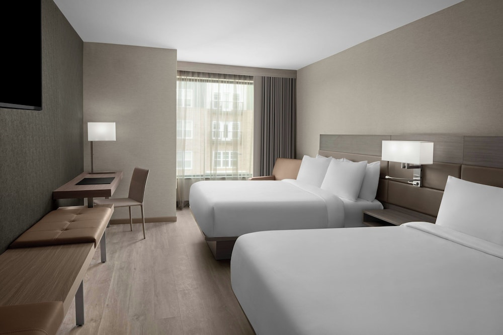 AC Hotel Lansing University Area - photo 14