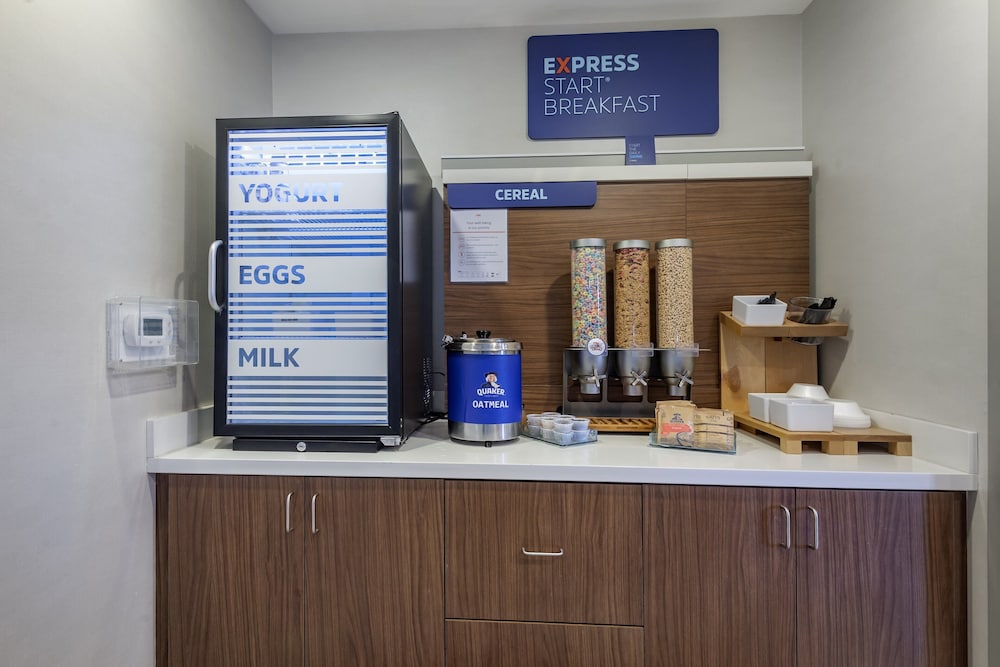 Holiday Inn Express Charlotte West Gastonia by IHG. - photo 39