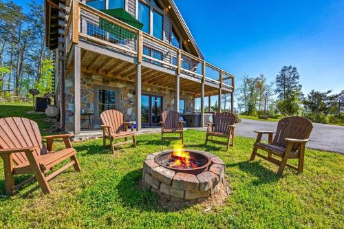 Good Times 2 Family Lodge Fire Pit Theater Hot Tub & Pool Table — 4-Star Luxury Hotel in Sevierville, United States