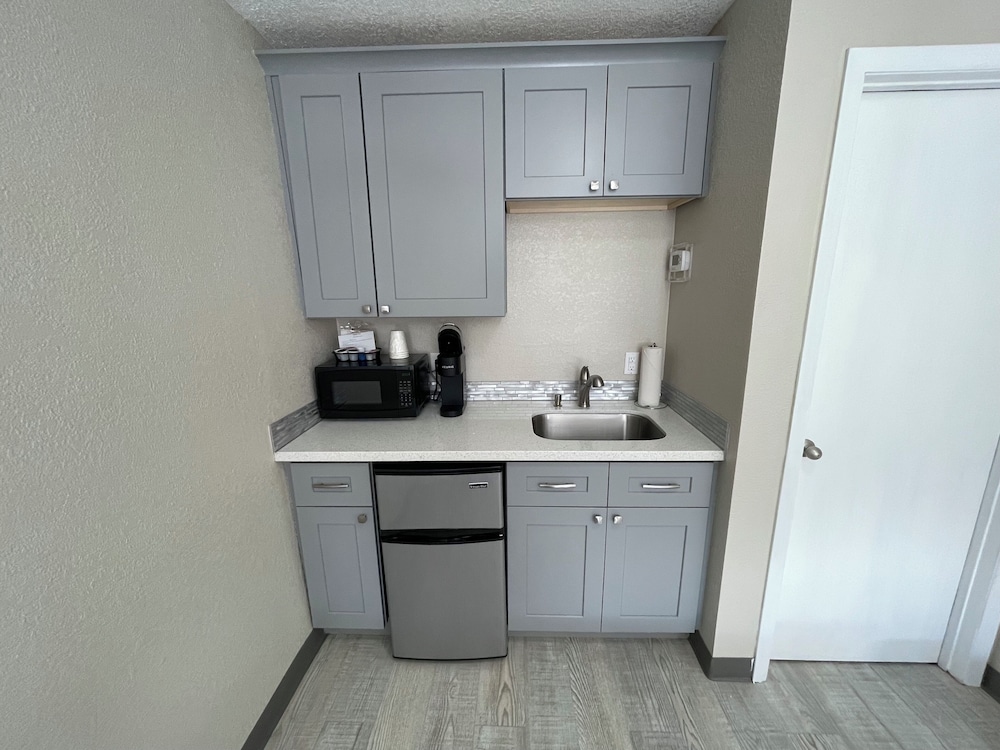 The Coastal Inn and Suites - photo 100