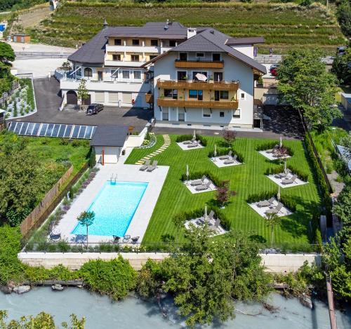 Self Service Hotel Schnalser Hof in Naturno, Italy