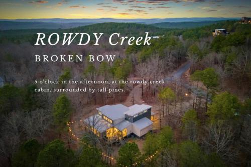 Rowdy Creek Pines Retreat & Hot Tub in Broken Bow, United States