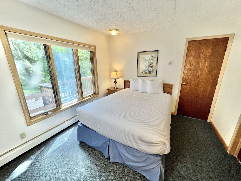Thomsonite Beach Inn - photo 34