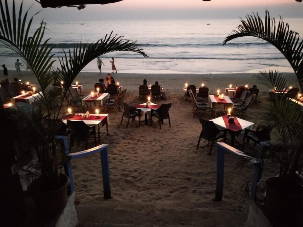 Royal Touch Beach Huts & Restaurant in Canacona, India