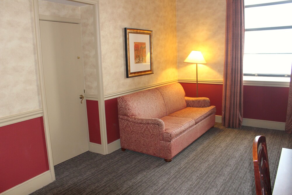 Roberts Riverwalk Urban Resort Hotel - photo 37