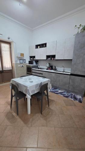 The brothers house appartamento alla Zisa — 4-Star Luxury Hotel in Palermo, Italy