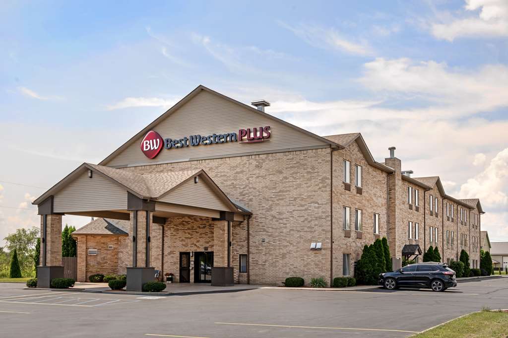 Best Western Plus Howe Inn - photo 9