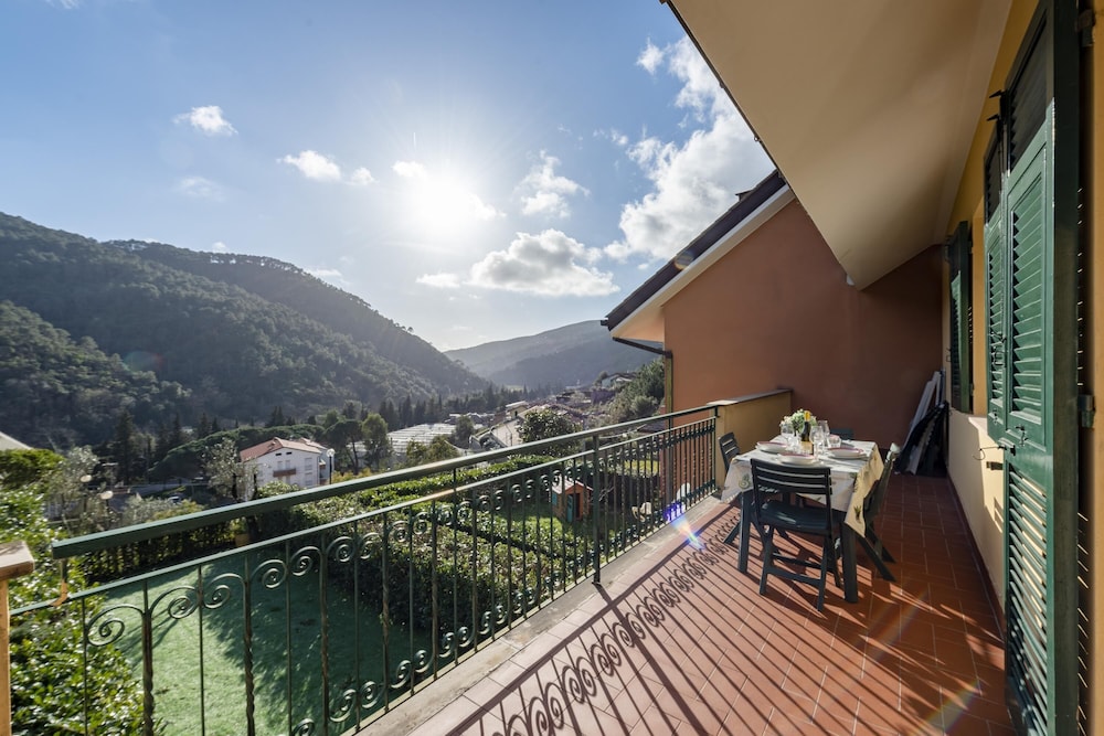 Peaceful Apartment In Deiva Marina — 4-Star Luxury Hotel in Deiva Marina, Italy