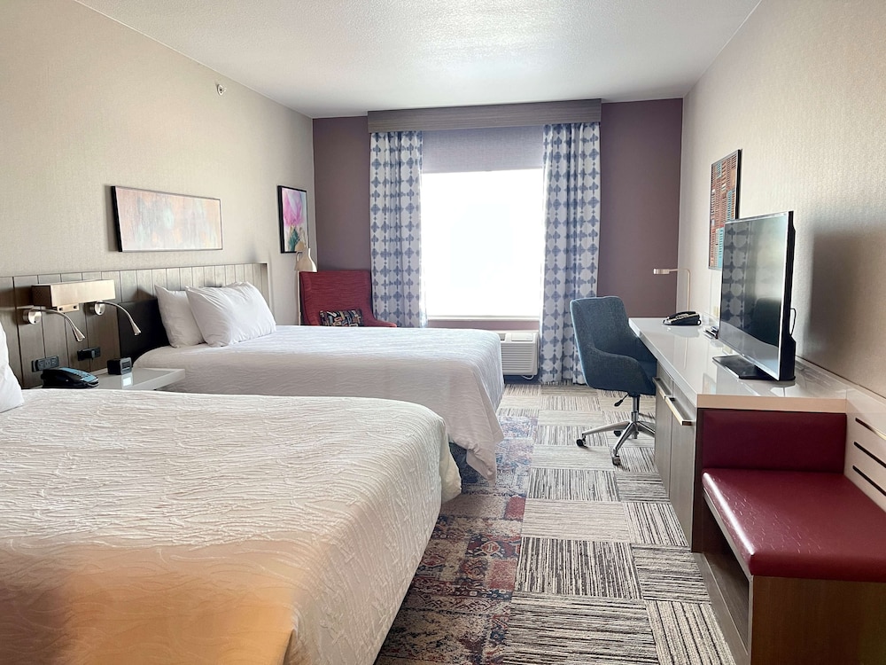 Hilton Garden Inn Oconomowoc - photo 20