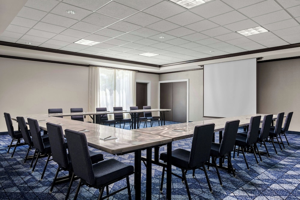 Courtyard by Marriott Evansville East - photo 29