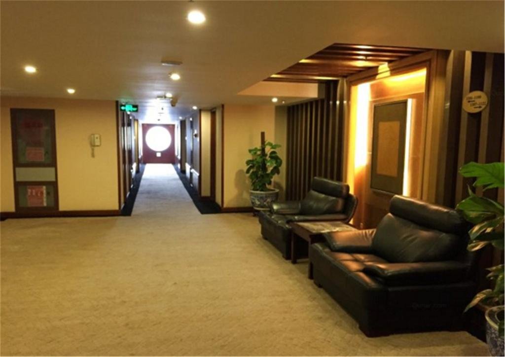 Mei Du Business Hotel — hotel in Hexi