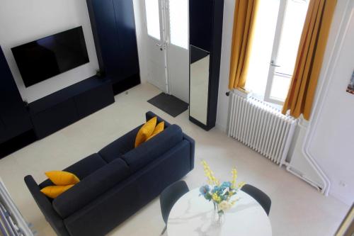 Studio Parisien Renovated Close To the Pantheon — 4-Star Luxury Hotel in Paris, France