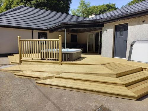 Fiddlestone Lodge in Castle Caldwell Forest — 4-Star Luxury Hotel in Enniskillen, United Kingdom