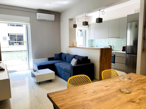 Karyatis Apartment on the Road of History — 4-Star Luxury Hotel in Athens, Greece