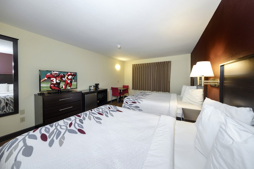 Red Roof Inn Osage Beach Lake of the Ozarks - photo 13